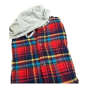 VSTR Premium Plaid Flannel Shirt with Hood – Red Multicolor. Men’s Size Medium
